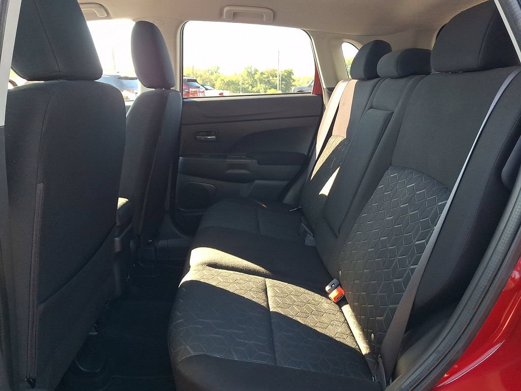 Used 2025 Mitsubishi Outlander Sport LE AWD/4WD image 10
