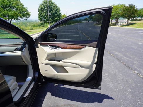 Used 2013 Cadillac XTS Premium FWD image 18