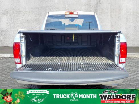 Used 2017 RAM 1500 Classic SLT image 4