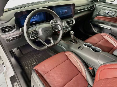 Used 2025 Ford Mustang GT Premium RWD image 2