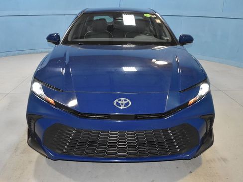 Used 2025 Toyota Camry SE image 24