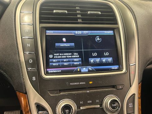 Used 2016 Lincoln MKX Reserve w/ Enhanced Security Package FWD image 15
