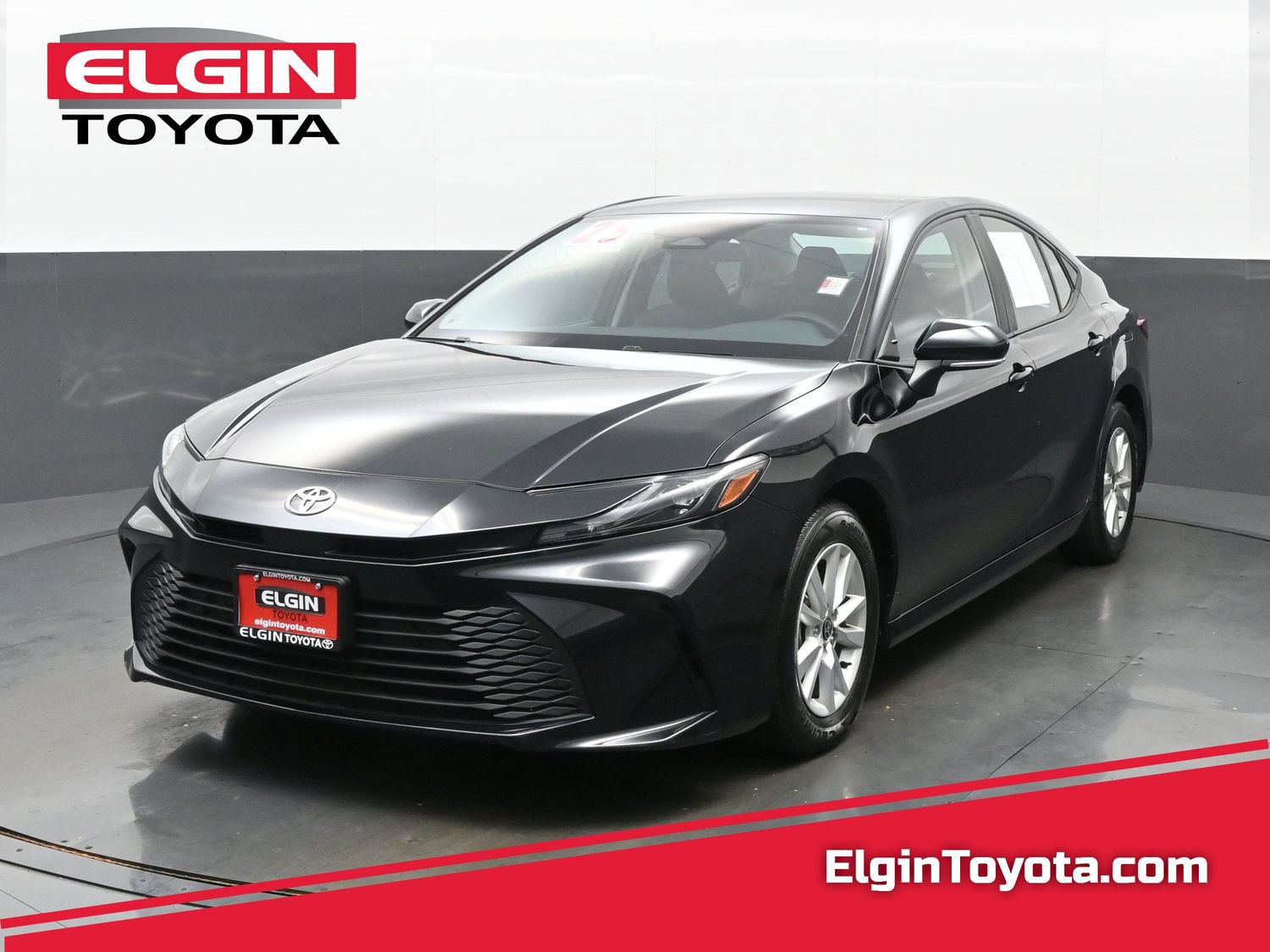 Used 2025 Toyota Camry LE FWD image 1