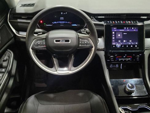 Used 2023 Jeep Grand Cherokee Laredo w/ Luxury Tech Group I image 22