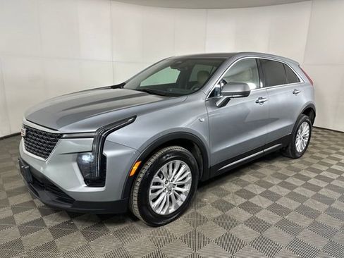 Used 2024 Cadillac XT4 Luxury image 7