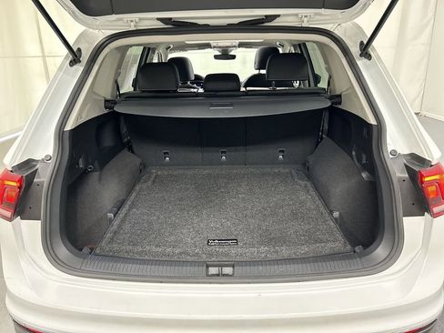 Used 2023 Volkswagen Tiguan SE AWD/4WD image 22
