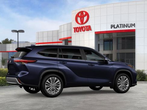 New 2026 Toyota Highlander Platinum image 11
