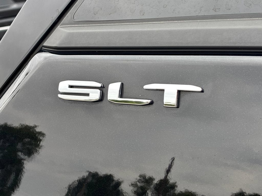 Used 2024 GMC Terrain SLT AWD/4WD image 43