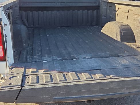 Used 2022 GMC Sierra 1500 SLE image 8