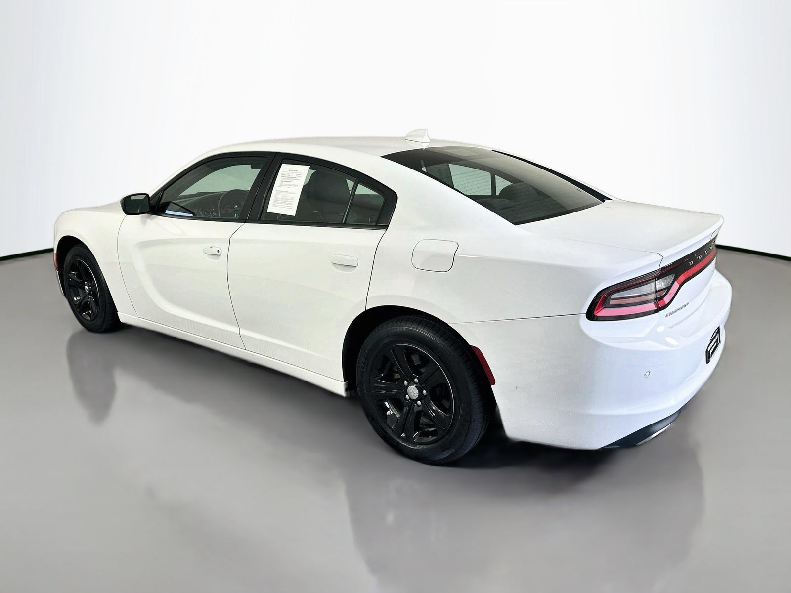 Used 2023 Dodge Charger SXT RWD image 5