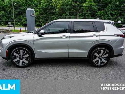 Used 2025 Mitsubishi Outlander SE FWD image 7