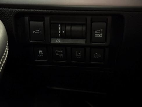 Used 2018 Subaru Outback 3.6R Limited AWD/4WD image 30