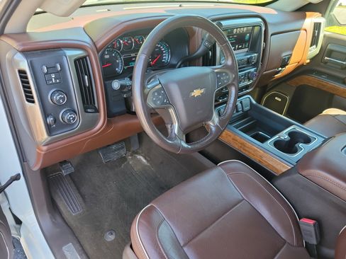 Used 2017 Chevrolet Silverado 1500 High Country image 4