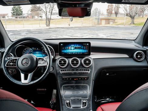 Used 2021 Mercedes-Benz GLC 300 4MATIC image 12