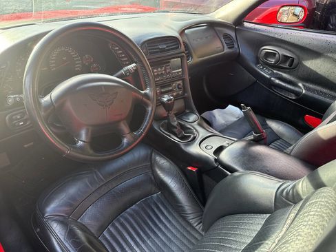 Used 2001 Chevrolet Corvette Convertible image 3