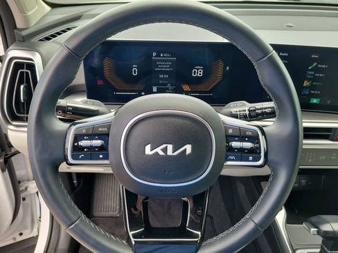 Certified 2025 Kia Sorento S FWD image 16