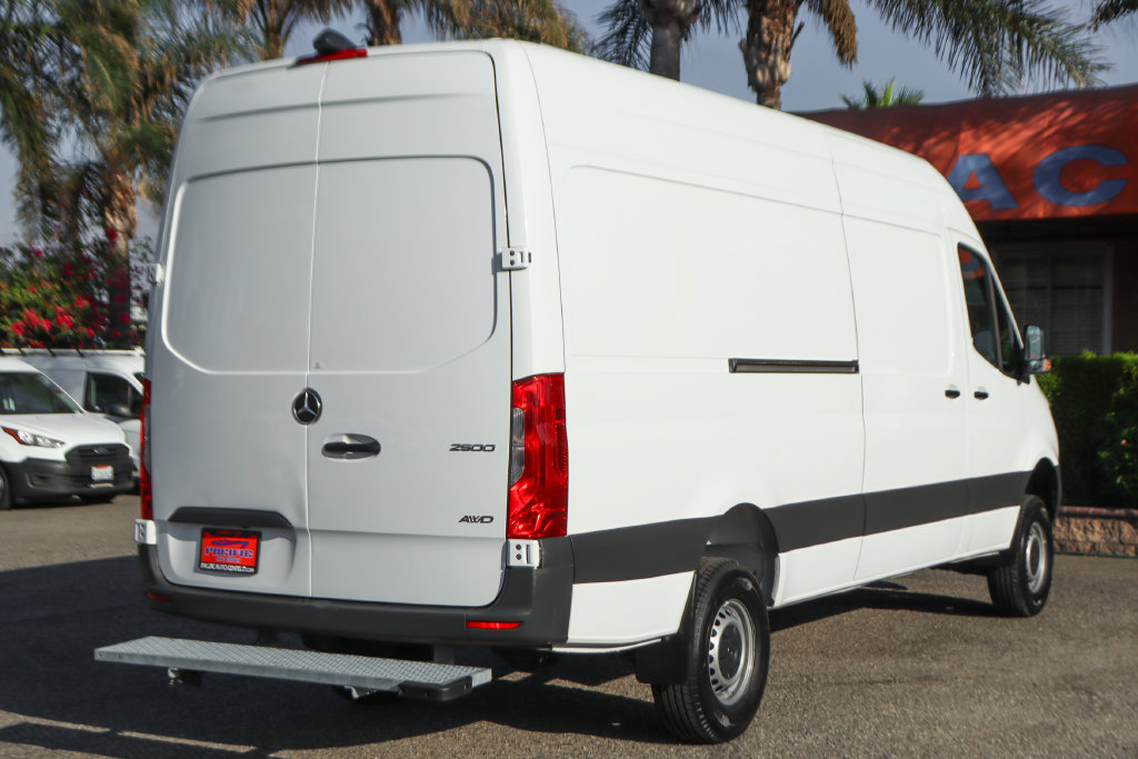 Used 2023 Mercedes-Benz Sprinter 2500 w/ Acoustic Package image 10