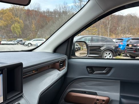 Used 2023 Ford Maverick Lariat w/ Equipment Group 500A Standard image 23