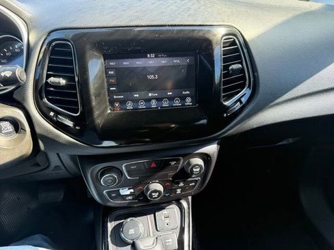 Used 2019 Jeep Compass Latitude AWD/4WD image 17