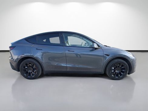 Used 2023 Tesla Model Y Long Range AWD/4WD image 2