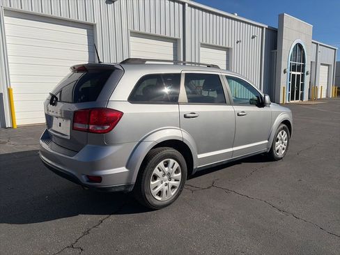 Used 2019 Dodge Journey SE image 7