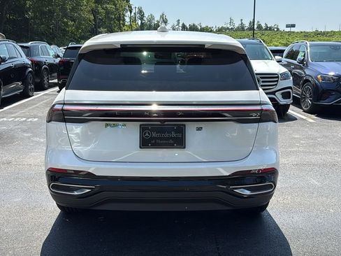Used 2025 Lincoln Nautilus Premier w/ Equipment Group 102A AWD/4WD image 4