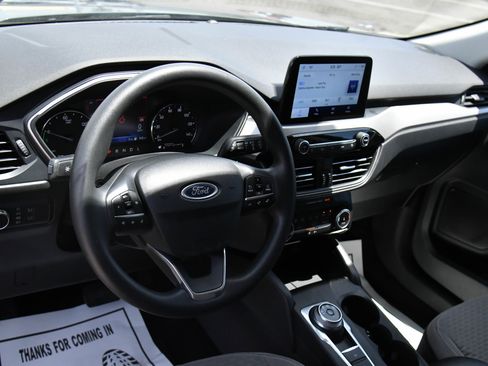 Used 2022 Ford Escape SE FWD image 14