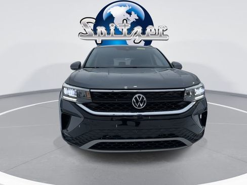 Used 2022 Volkswagen Taos SE image 3