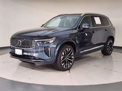 Used 2025 Volvo XC90 B5 Plus image 1