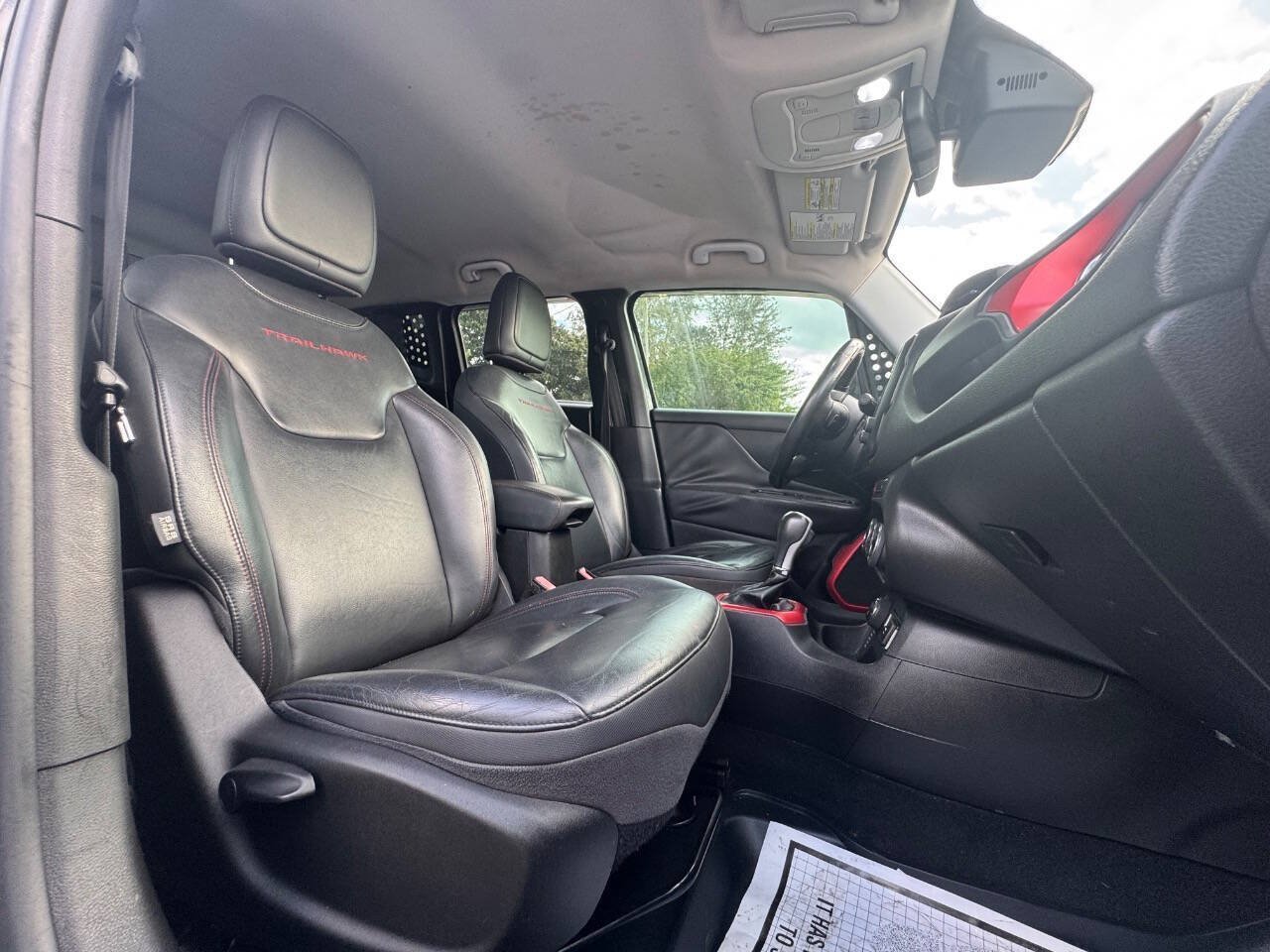 Used 2016 Jeep Renegade Trailhawk w/ Premium Trailhawk Package AWD/4WD image 24