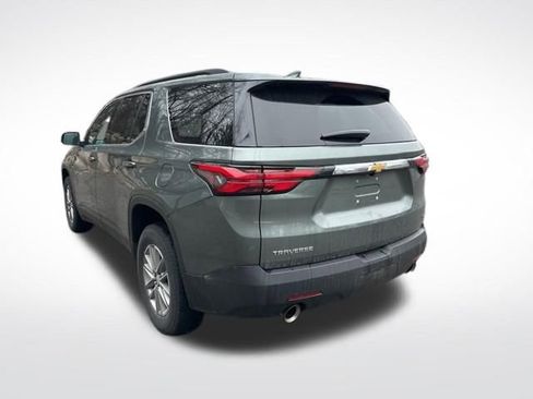 Used 2023 Chevrolet Traverse LT image 3
