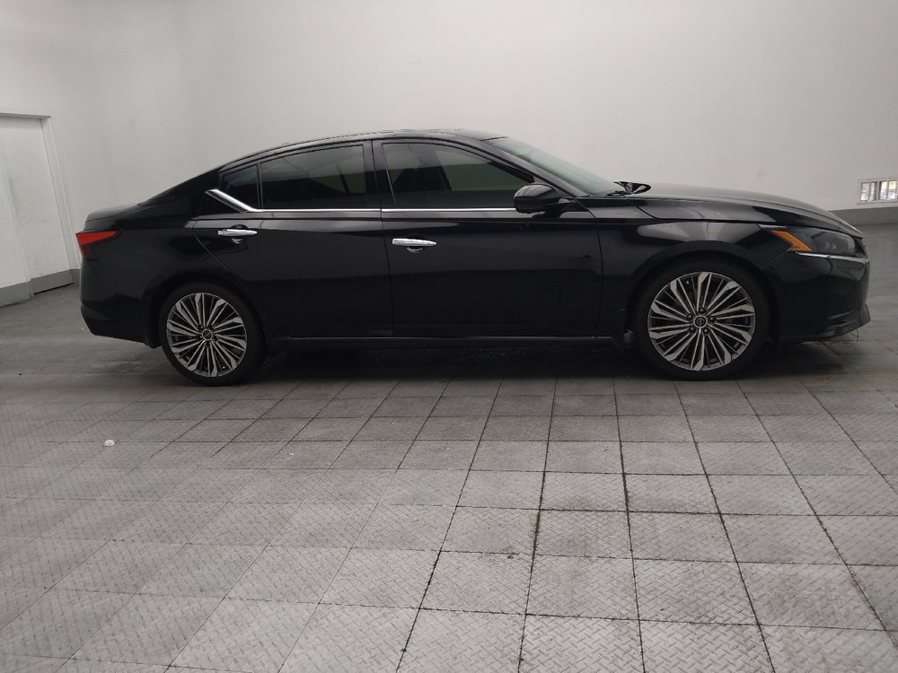 Used 2023 Nissan Altima 2.5 SL FWD image 11