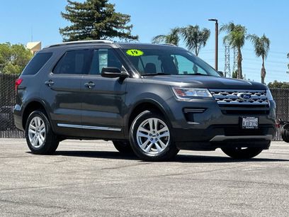 Certified 2019 Ford Explorer XLT w/ Class III Trailer Tow Package