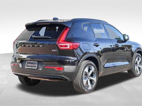 Used 2026 Volvo XC40 B5 Plus AWD/4WD image 9