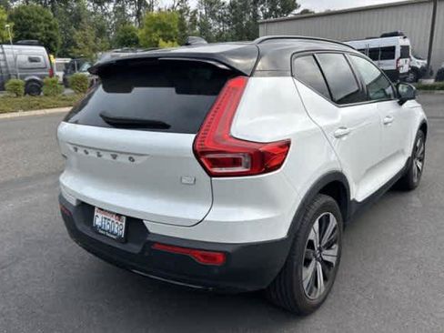 Used 2023 Volvo XC40 Recharge Core w/ Protection Package Premier AWD/4WD image 2