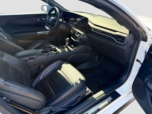 Used 2024 Ford Mustang GT Premium RWD image 13