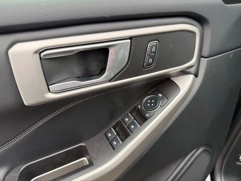 Used 2023 Ford Explorer XLT w/ Equipment Group 202A image 7