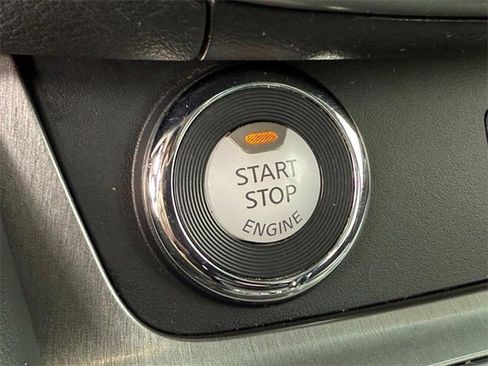 Used 2021 Nissan Murano S image 22