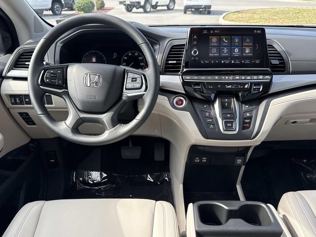 Used 2026 Honda Odyssey EX-L image 3