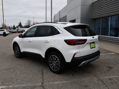 New 2024 Ford Escape SE FWD image 4