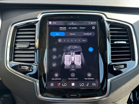 Used 2023 Volvo XC90 B6 Plus w/ Protection Package Premier image 17