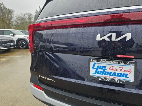 New 2026 Kia Carnival LXS image 24