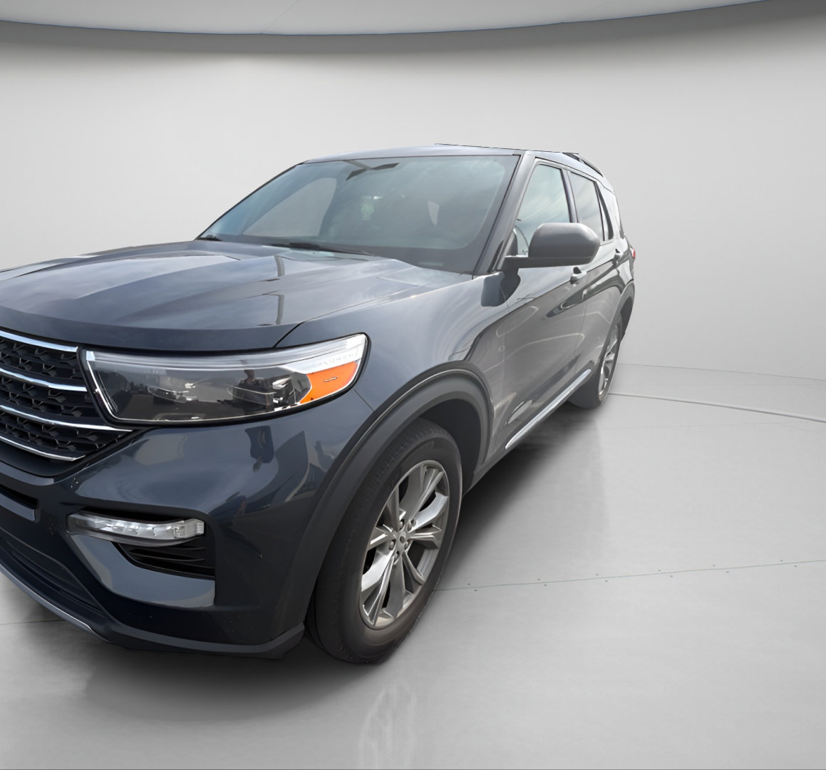 Used 2022 Ford Explorer XLT w/ Equipment Group 202A AWD/4WD image 2