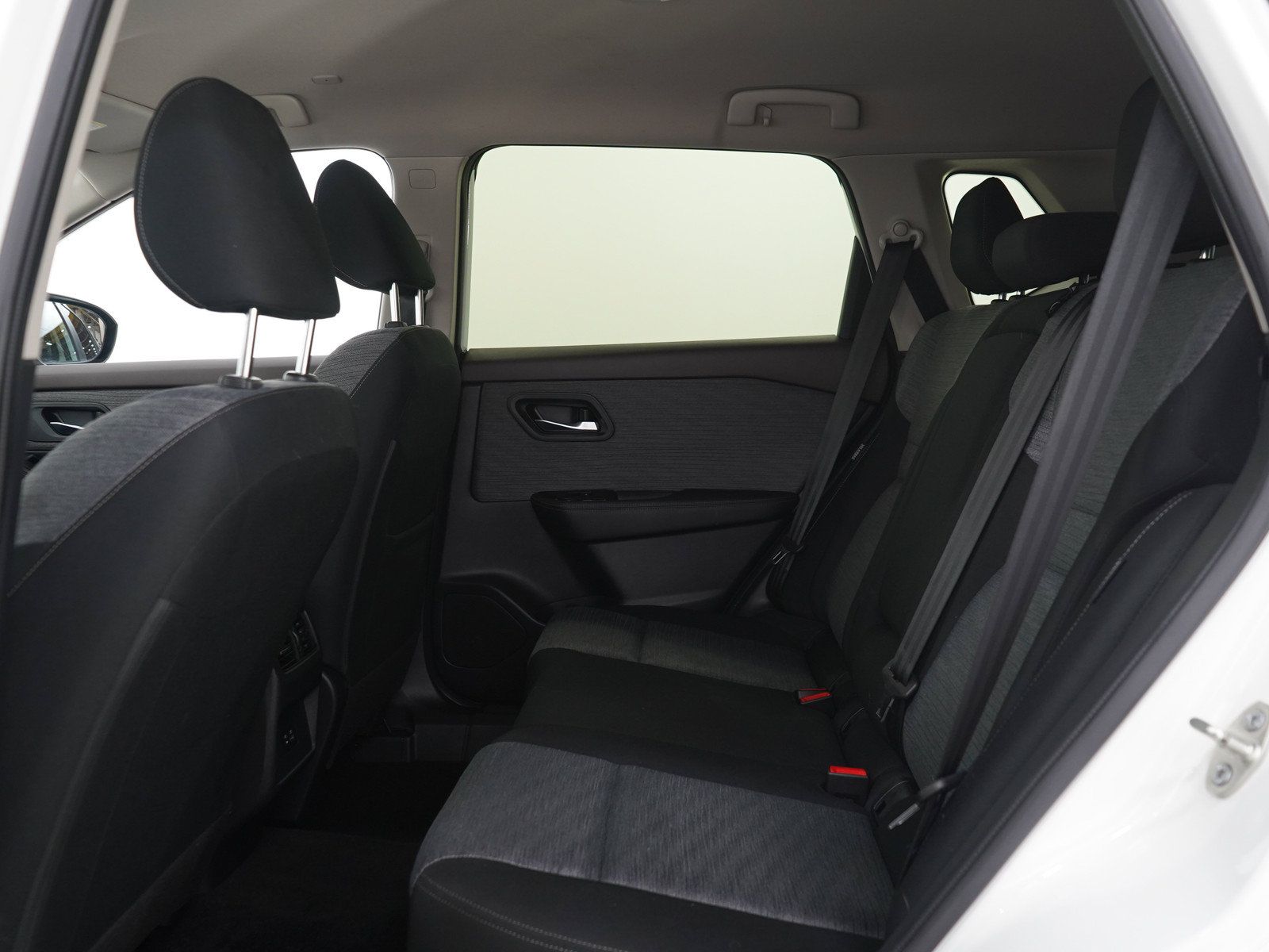 Used 2023 Nissan Rogue SV AWD/4WD image 16