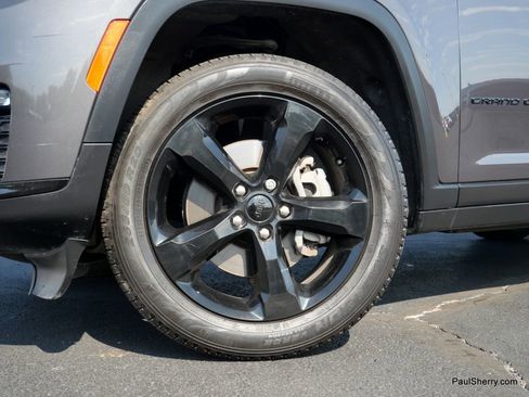 Used 2024 Jeep Grand Cherokee L Limited w/ Black Appearance Package AWD/4WD image 21