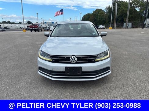 Used 2018 Volkswagen Jetta S FWD image 2