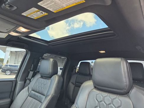 Used 2022 Nissan Frontier Pro-X w/ Pro-X Premium Package image 16