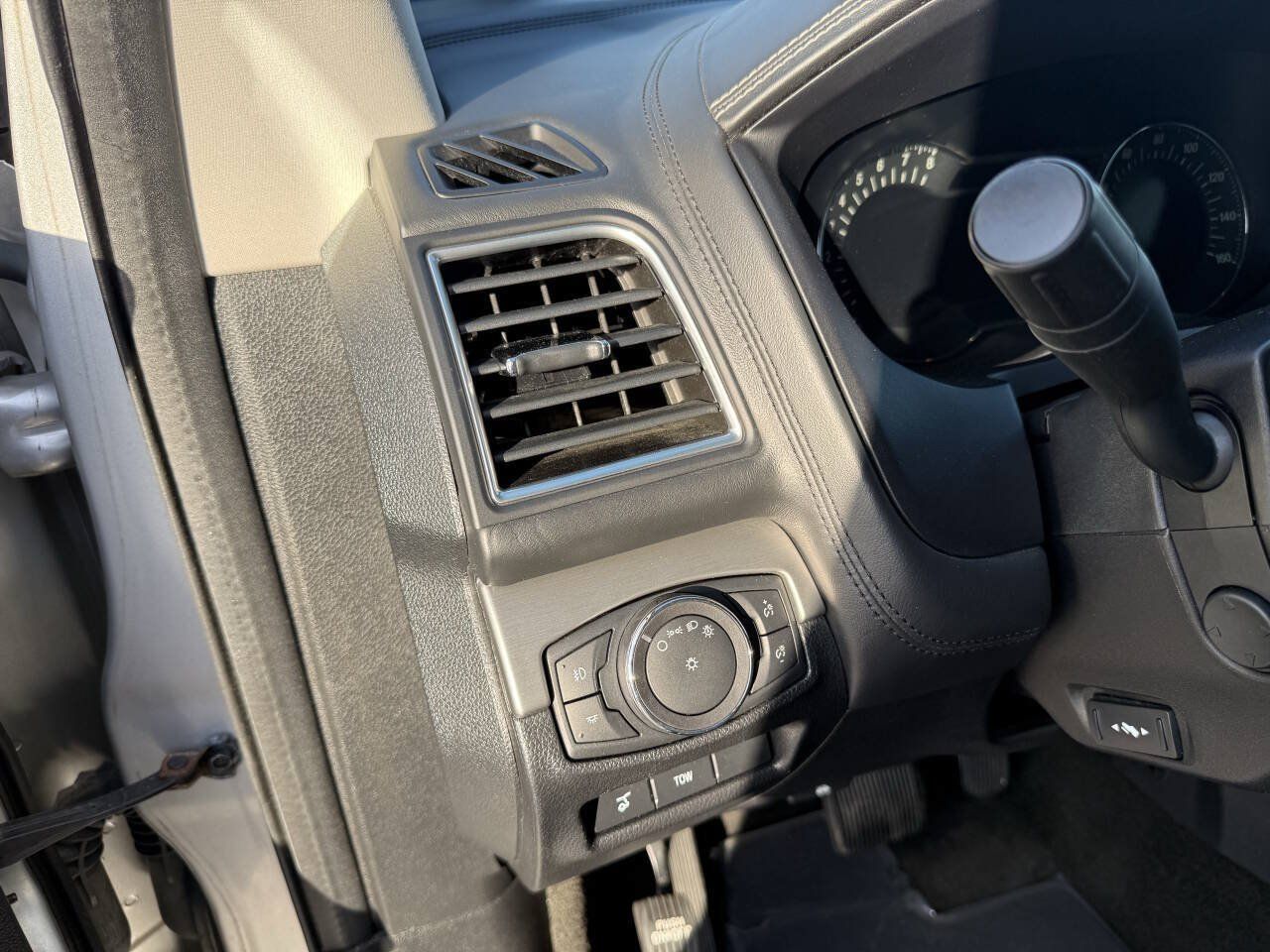 Used 2016 Ford Explorer Platinum AWD/4WD image 11