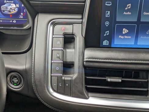 Used 2023 Chevrolet Suburban LT image 23