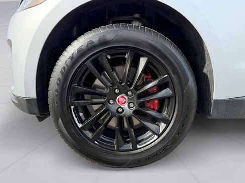 Used 2020 Jaguar F-PACE Prestige image 9